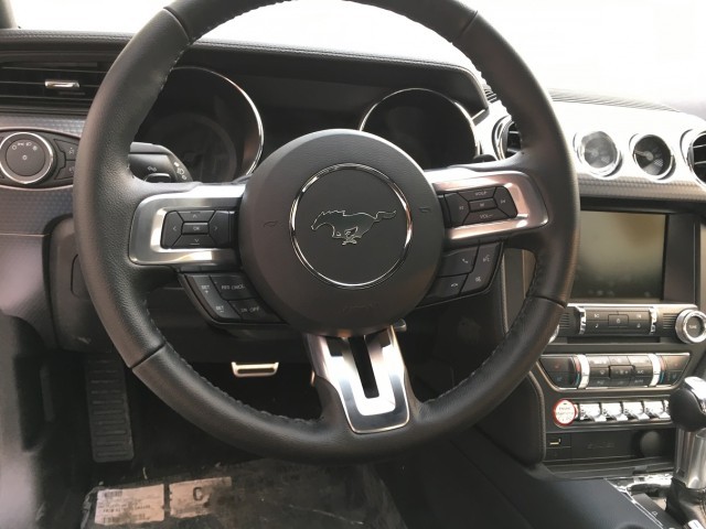 16款福特野马2.3T白色P版加性能包38万