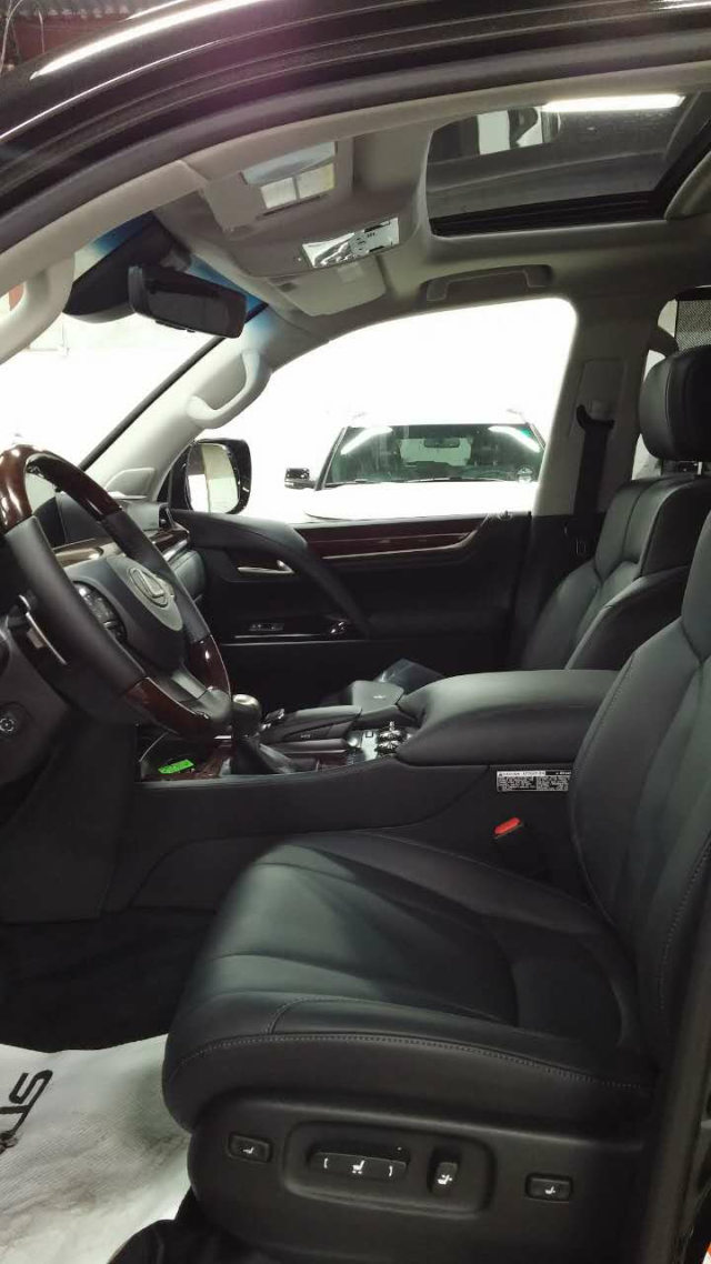 2016款雷克薩斯LX570加規(guī)版158萬特價促銷