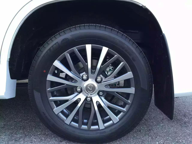 16款雷卡萨斯LX570新车到店149万畅销价