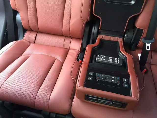 16款雷卡萨斯LX570新车到店149万畅销价