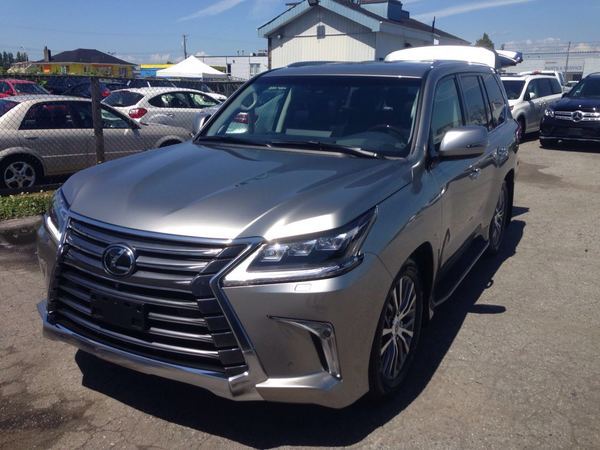 中东版雷克萨斯新款LX570报价以及配置-图1