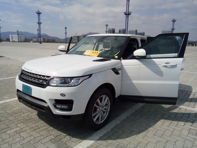 16款路虎揽胜运动3.0柴油天津现车手续齐可分