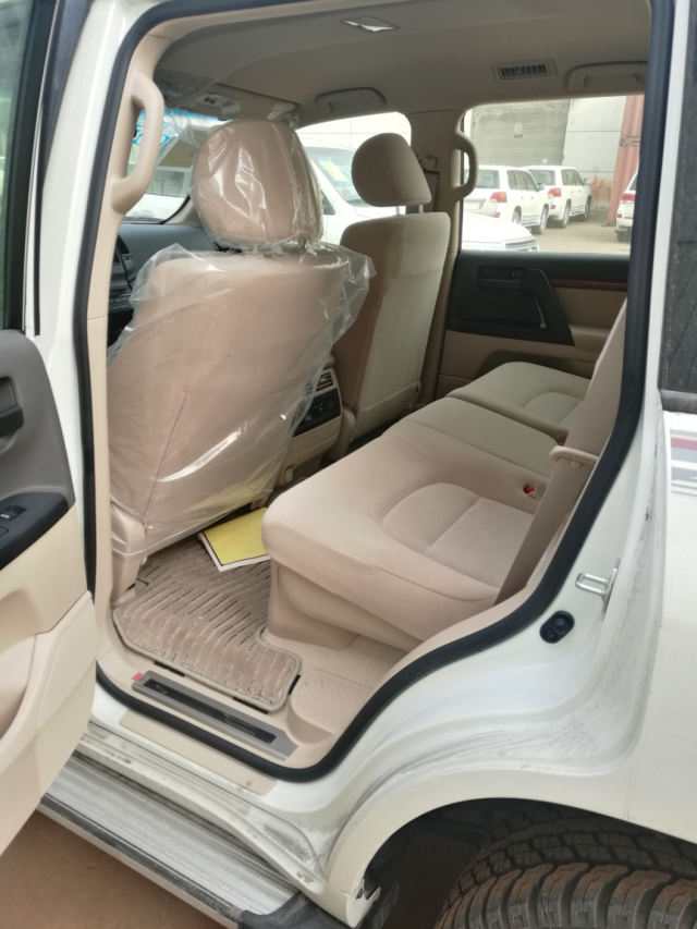 16款丰田酷路泽4500中东柴油版手动挡最新报