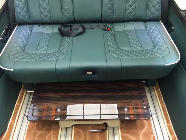 奔驰威霆斯宾特大型商务车内饰改装更豪华