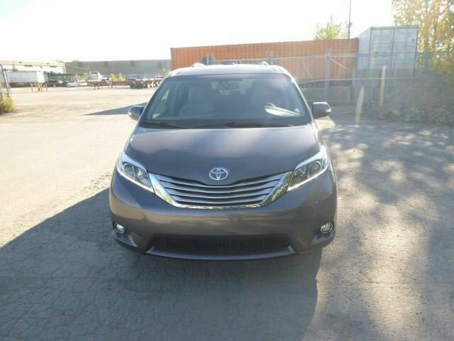 2017款加版塞纳3.5L四驱LTD顶配港口售全国