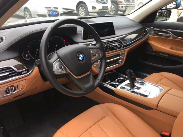 17款宝马730Li 沉稳气质天津全新现车特惠