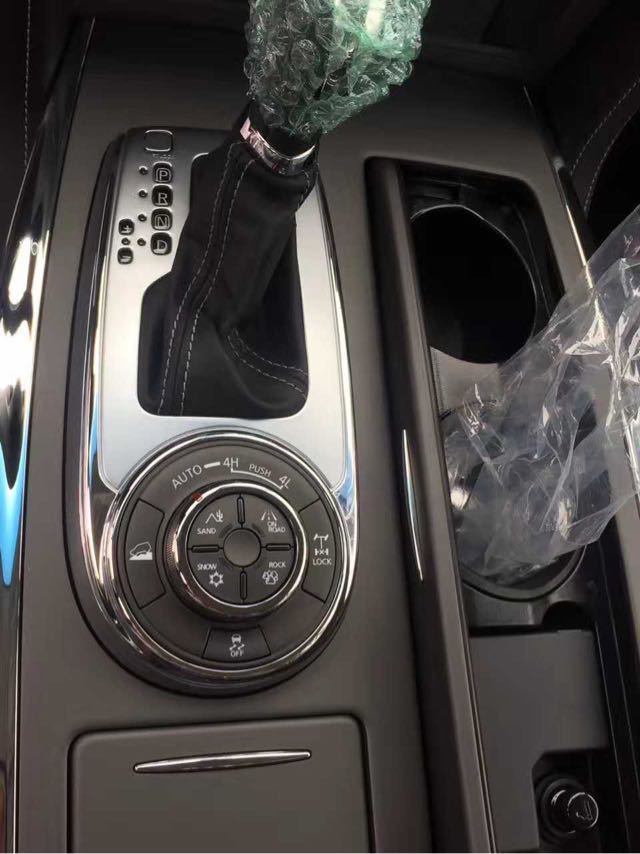 17款日产尼桑涂乐Y62价格港口大量现车最新报价