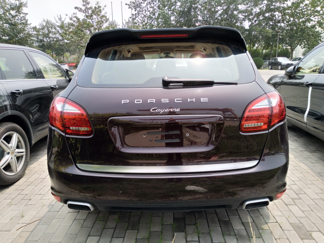 新款保时捷卡宴桃红木颜色最新优惠行情