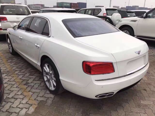 2017款宾利飞驰欧规版时尚外观独家销售