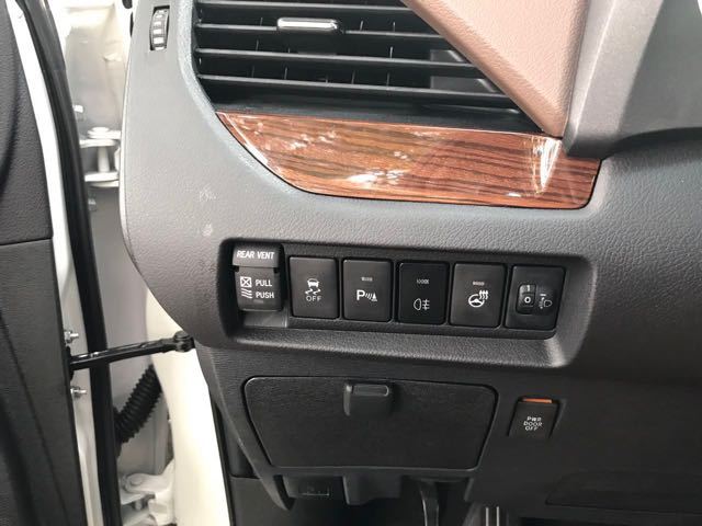 17款丰田塞纳四驱LTD 电动门商务好用途