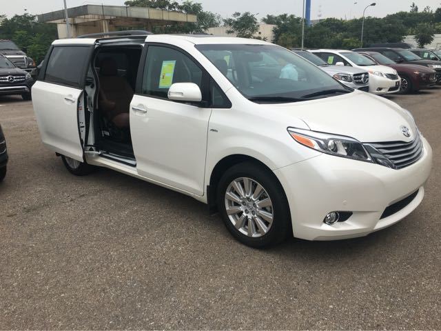 丰田塞纳PK阿尔法\/丰田塞纳性价比更高