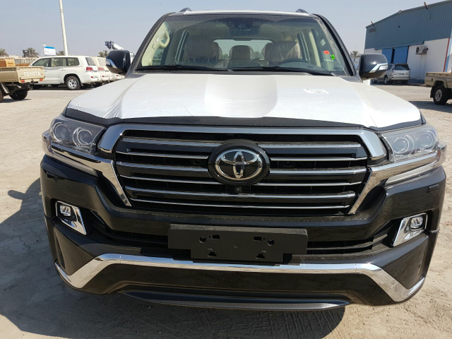 新款兰德酷路泽5700中东版顶配配置解析港口最新行情报价