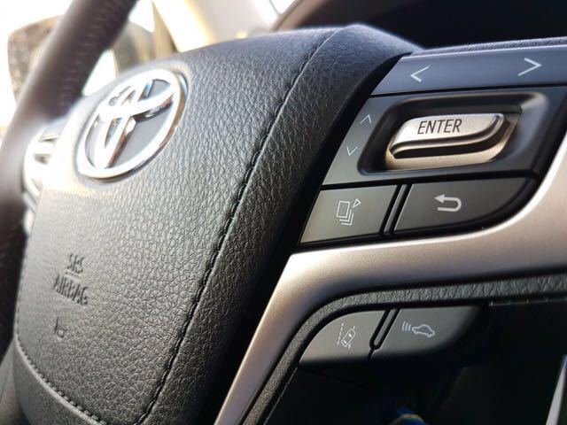 新款兰德酷路泽5700中东版顶配配置解析港口最新行情报价