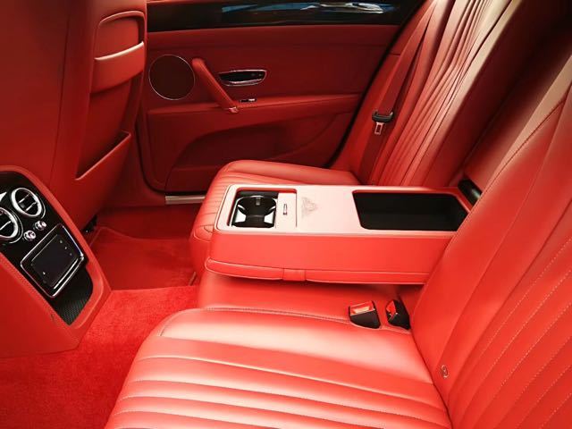 宾利飞驰现车外观优雅内饰豪华彰显奢华