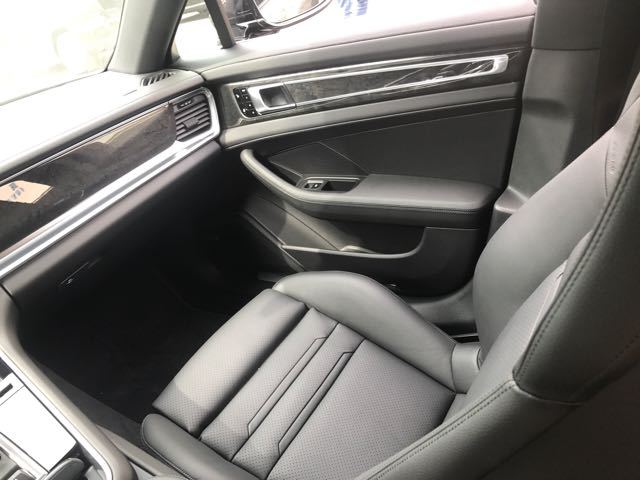 2017款加版保时捷Panamera 4S现车未几限时优惠