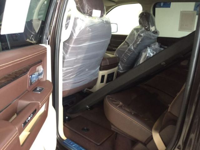 17款道奇公羊长角号5.7LV8三大皮卡之一