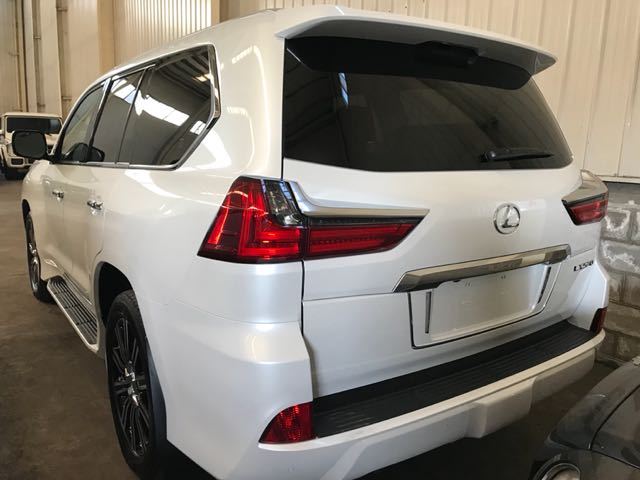 17款雷克薩斯LX570加版八座21輪性能體驗
