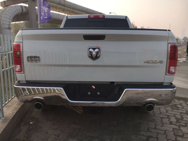 17款道奇公羊长角号5.7LV8三大皮卡之一