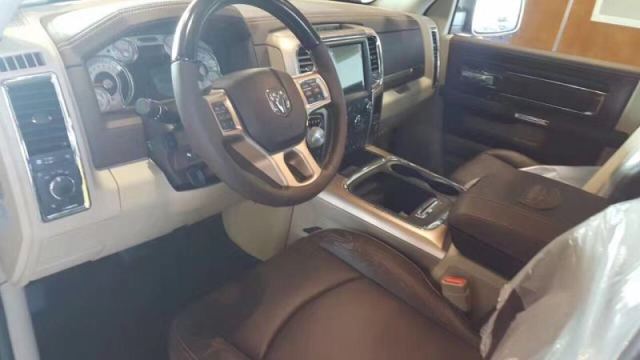 17款道奇公羊长角号5.7LV8三大皮卡之一