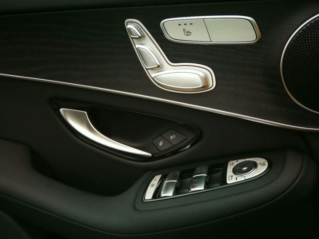 进口加版奔驰GLC300天津港最新报价限时促销