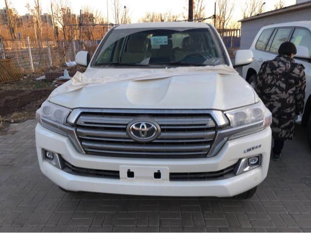 2018款中东版丰田酷路泽4000 豪华尊贵双旦特