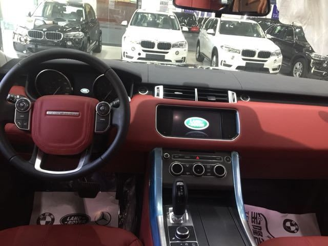 17款路虎揽胜运动版3.0T最低配改装版图片