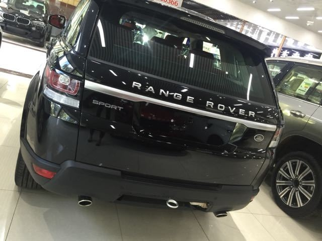 17款路虎揽胜运动版3.0T最低配改装版图片