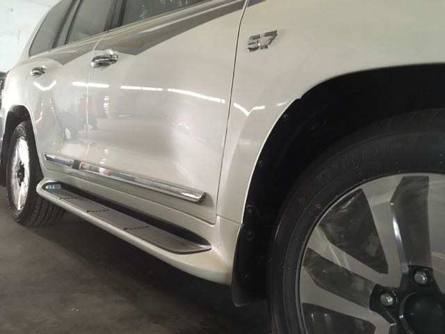 18款中东进口丰田兰德酷路泽5700VXR 港口直