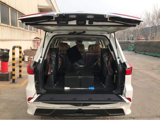 18���׿���˹LX570����ڹ�ͷǷ��˶����