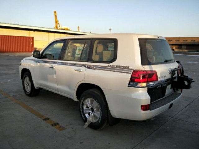 18款丰田酷路泽4000外挂八气劲爆促销64.6万