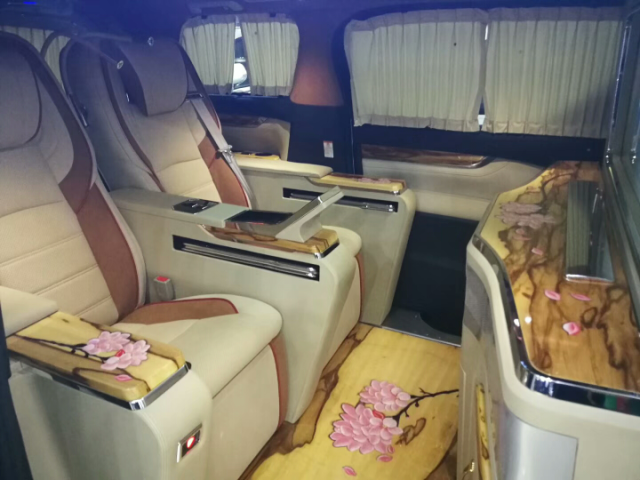 2018款全新丰田埃尔法蒙娜丽莎版全系报价便