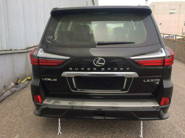 18���׿���˹LX570����ڹ�ͷǷ��˶����