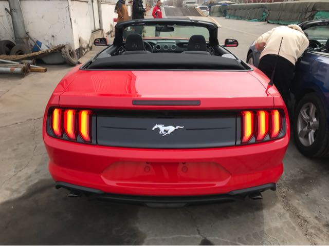 18款福特野马2.3T敞篷版价格 颜色齐全