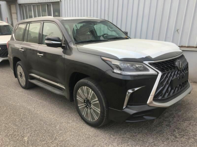 18���׿���˹LX570����ڹ�ͷǷ��˶����