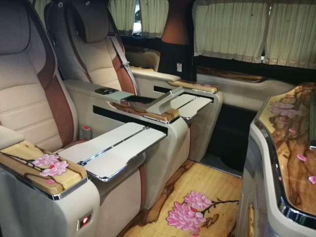 2018款丰田埃尔法高顶蒙娜丽莎樱花版报价介