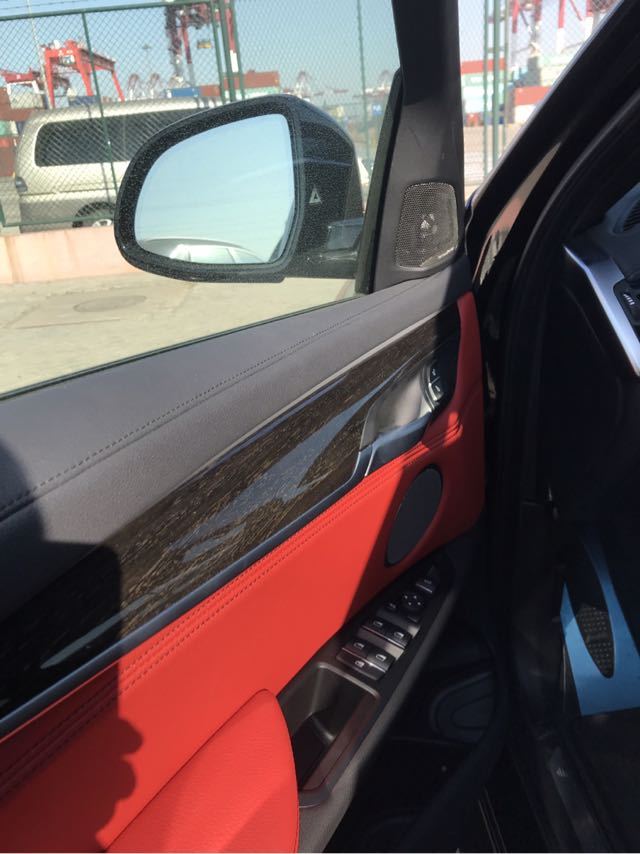 2018款宝马X6大气轿跑式SUV价格优惠