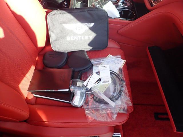 18款宾利添越4.0T 柴油版纯进口五座天津降价在售