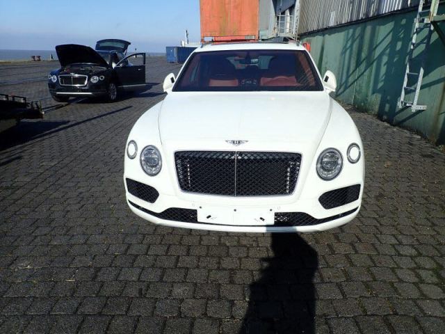 18款宾利添越4.0T 柴油版纯进口五座天津降价在售