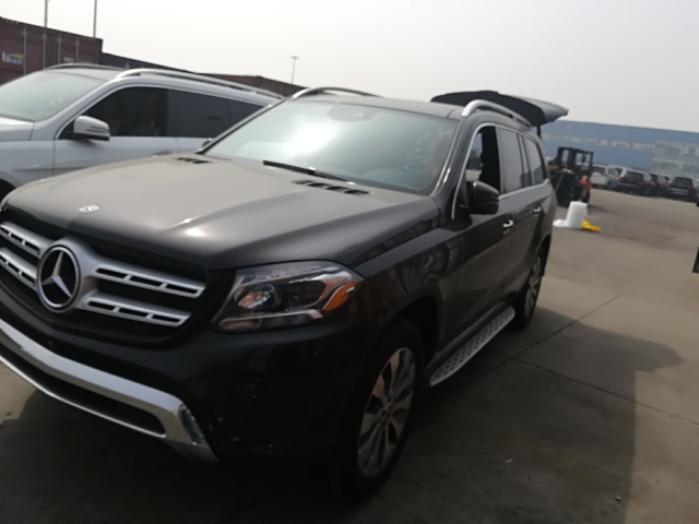 2018款奔驰GLS450 3.0T V6最低报价105万