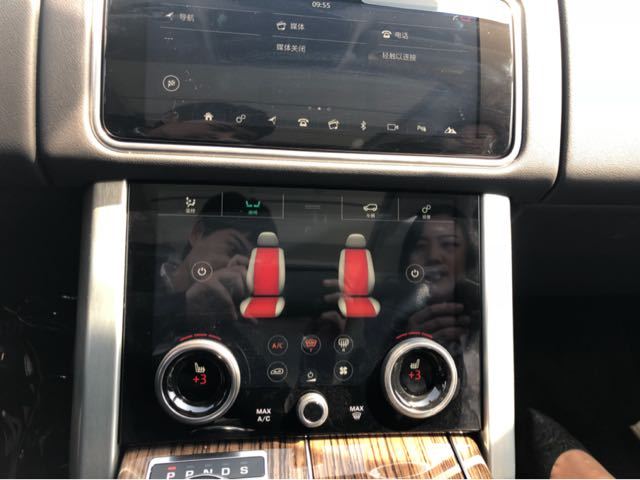 18款中东版路虎揽胜行政3.0精湛工艺设计