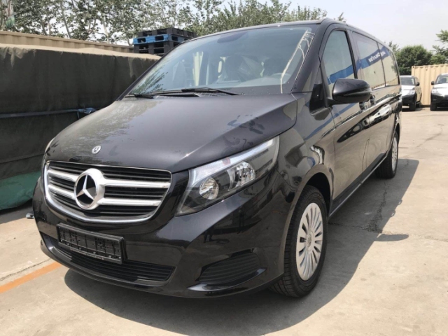 2018款奔驰高端mpv商务车2.0t报价全国现车