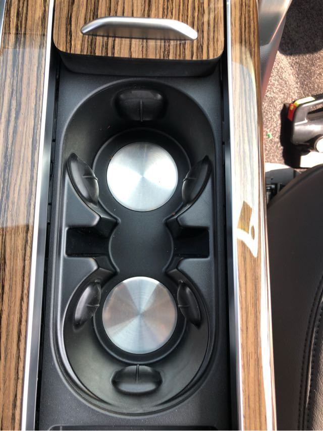 18款中东版路虎揽胜行政3.0精湛工艺设计