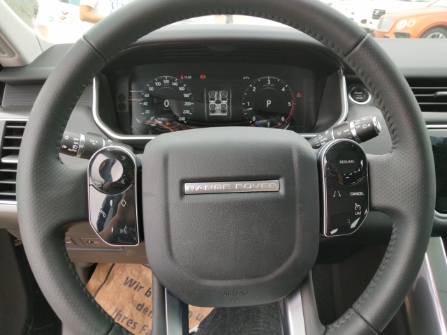 18款路虎揽胜运动3.0T细腻而精巧凸显运动气质