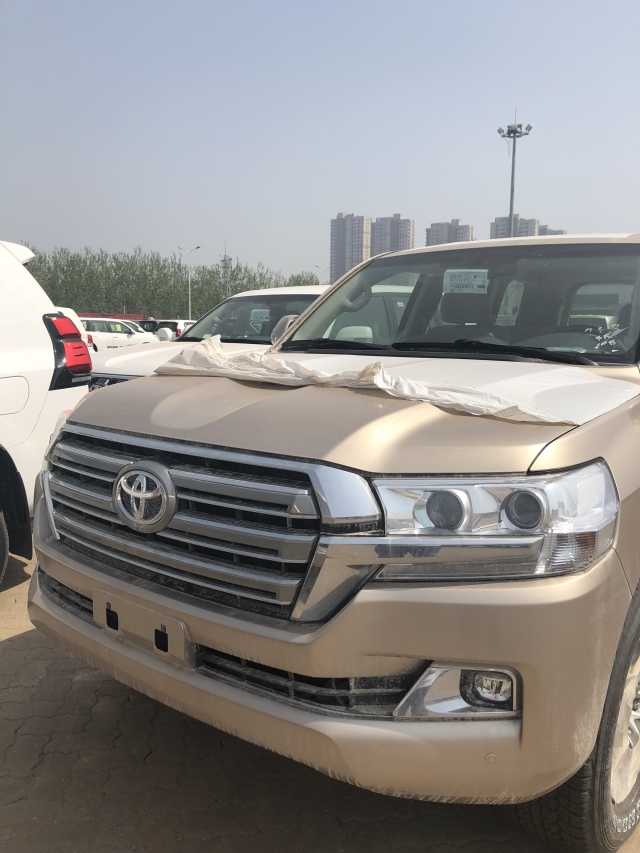 18款中东陆巡4.0像强壮的钢铁猛男 非常容易带