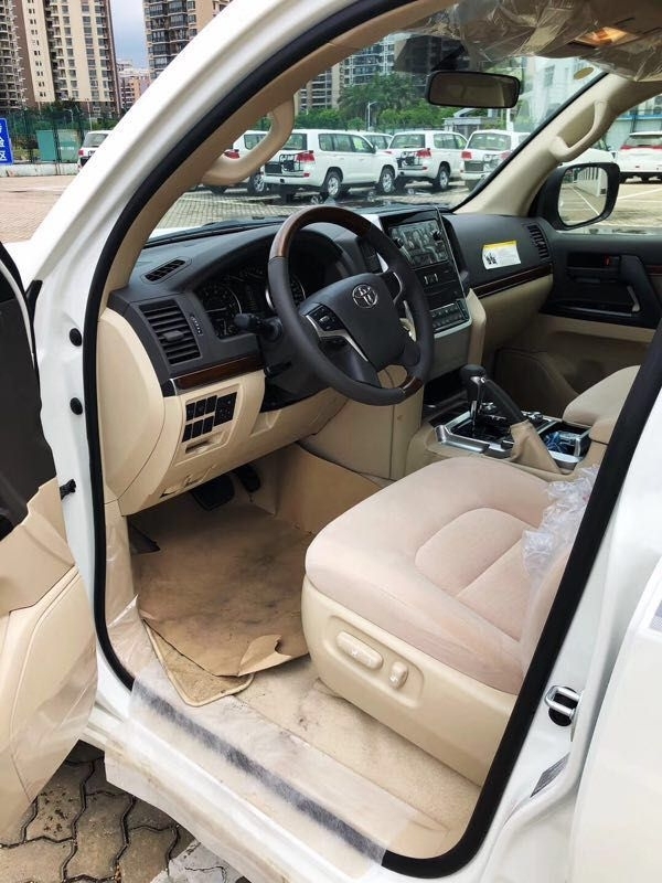 18款中东版陆巡4000参数配置性能详解及最新