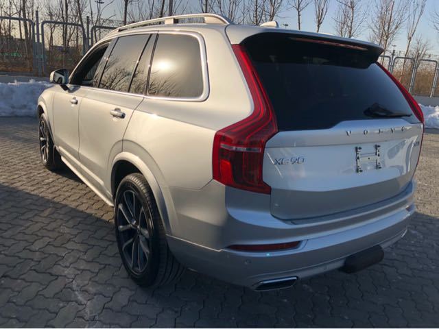 2.0T T6 AWD Momentum Plus 7