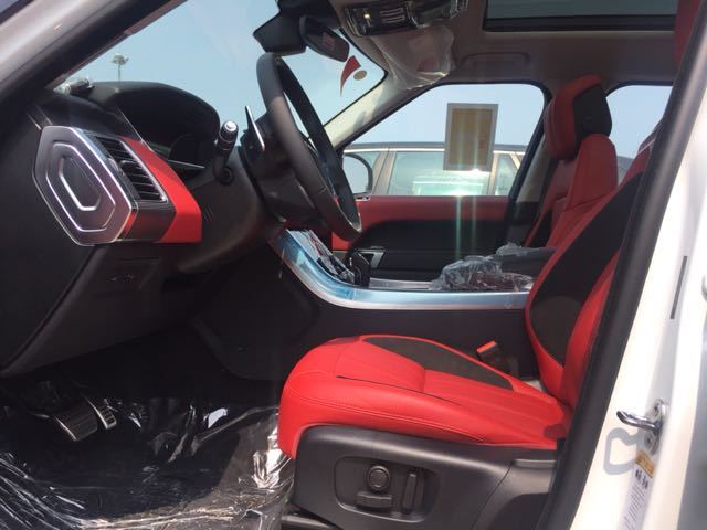 18款路虎揽胜运动3.0全国可分期可贷款