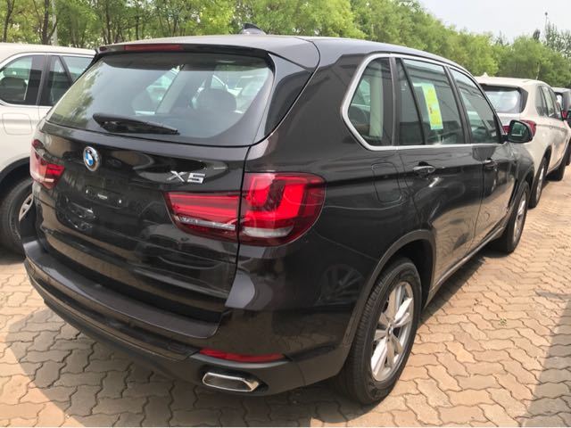 X5 xDrive35i   ж