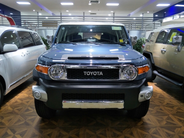 18款丰田酷路泽FJ极限运动版蓝色的配置详解