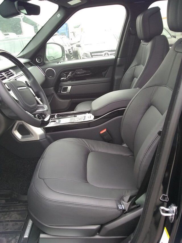 19款路虎揽胜行政3.0全新上市 港口最新行情报